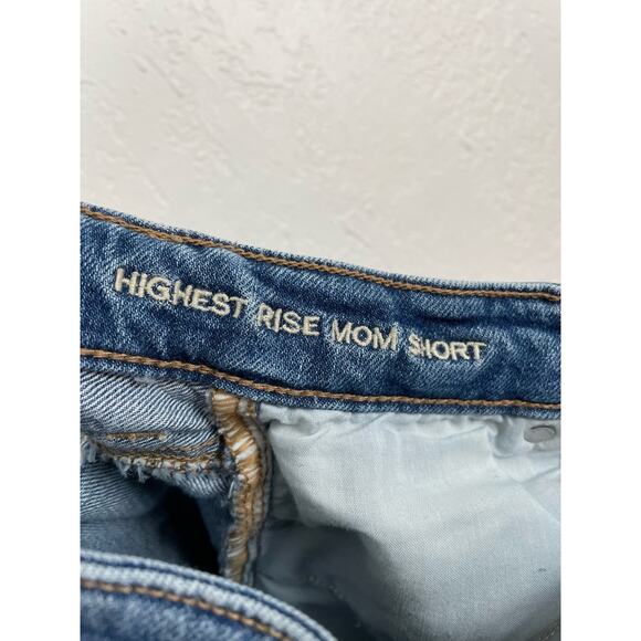American Eagle Distressed Highest Rise Mom Short Size 0 - Picture 5 of 6